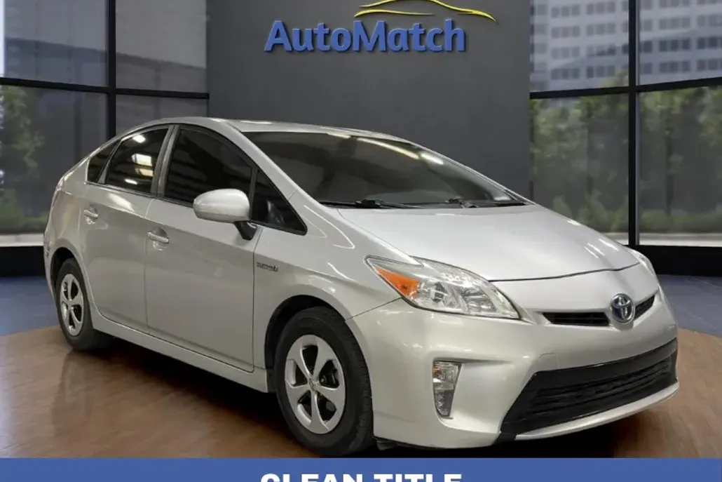 2014 Toyota Prius Four photo 1