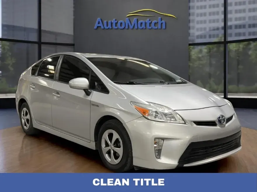 2014 Toyota Prius Four photo 1