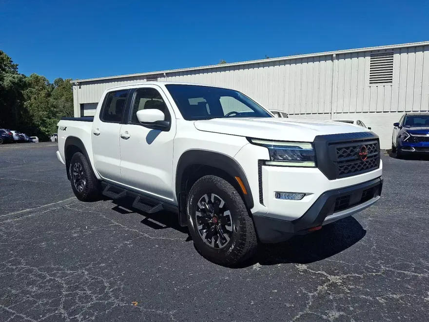 2022 Nissan Frontier Crew Cab PRO-X photo 1