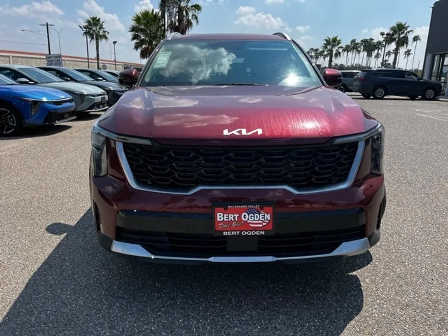 2025 Kia Sorento S photo 1