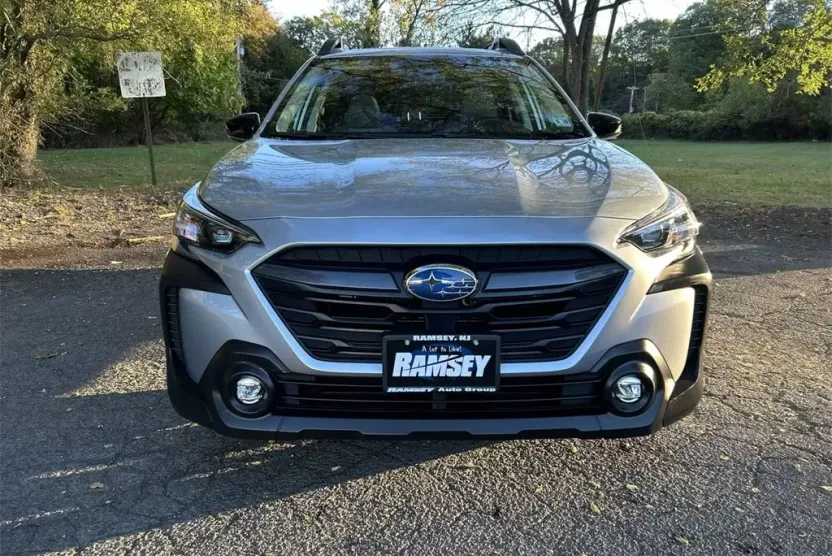 2025 Subaru Outback Premium photo 1