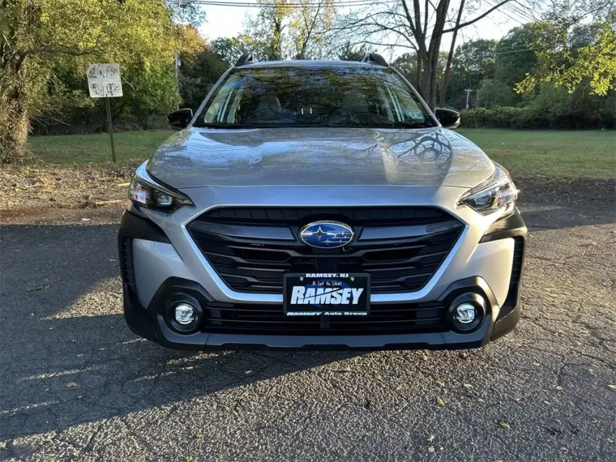 2025 Subaru Outback Premium photo 1