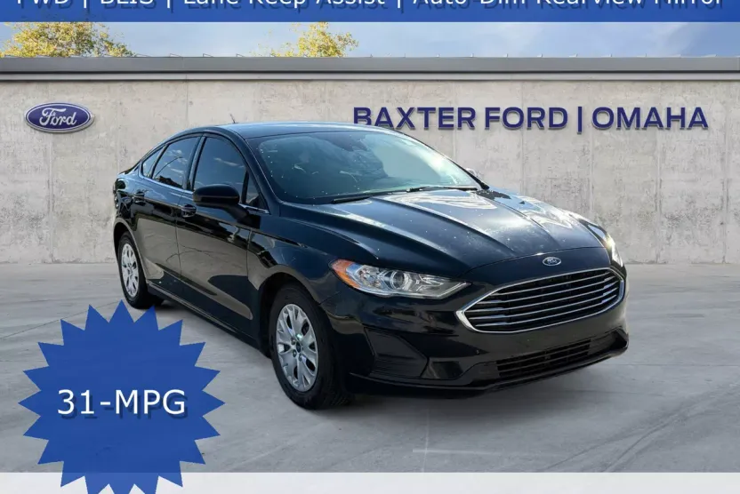 2019 Ford Fusion S photo 1