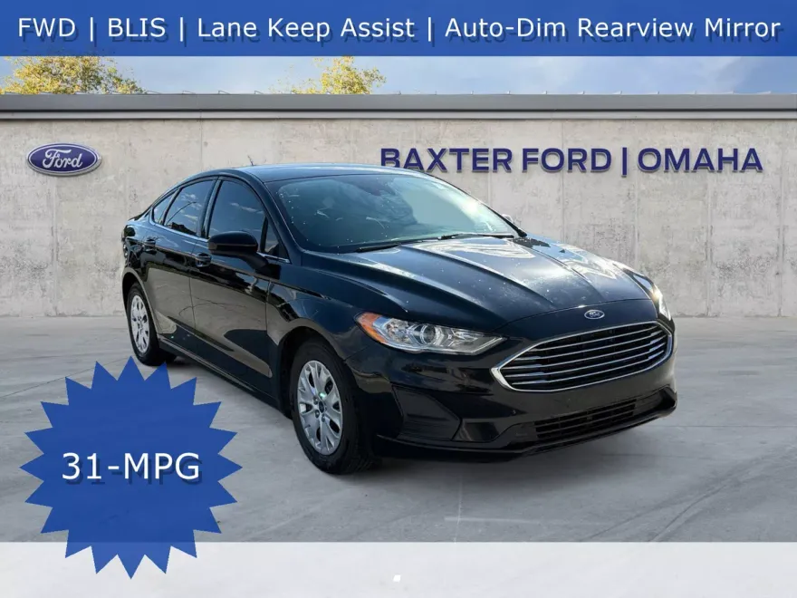 2019 Ford Fusion S photo 1