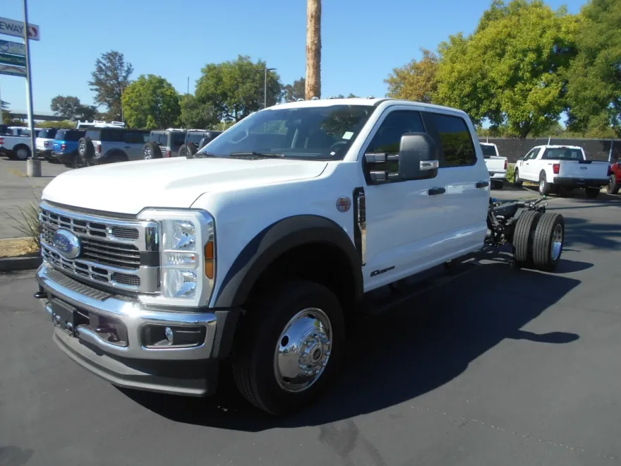 2025 Ford F-550 XL photo 1
