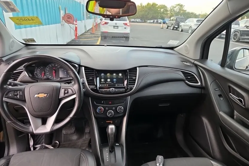 2019 Chevrolet Trax LT photo 1
