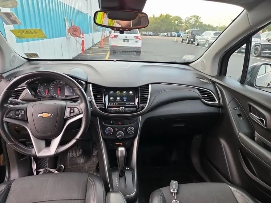 2019 Chevrolet Trax LT photo 1