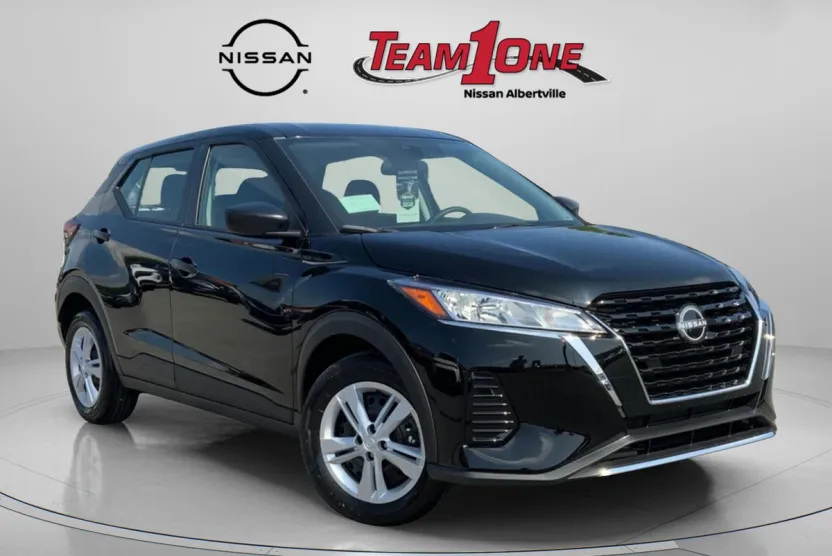 2025 Nissan Kicks Play S photo 1