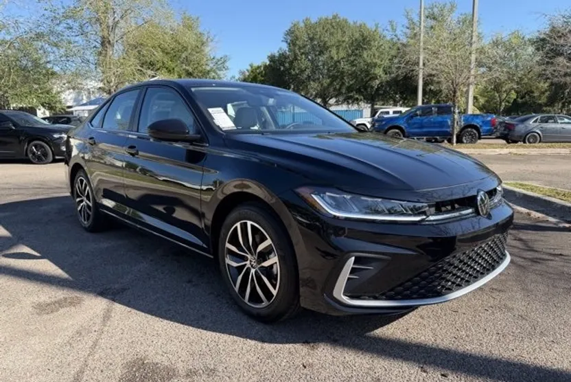 2025 Volkswagen Jetta SE photo 1