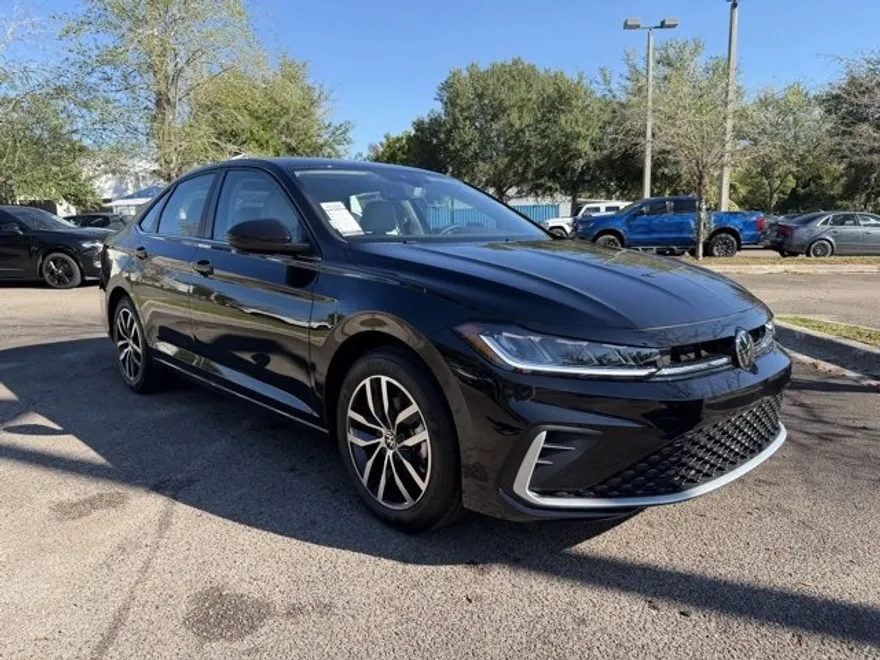 2025 Volkswagen Jetta SE photo 1