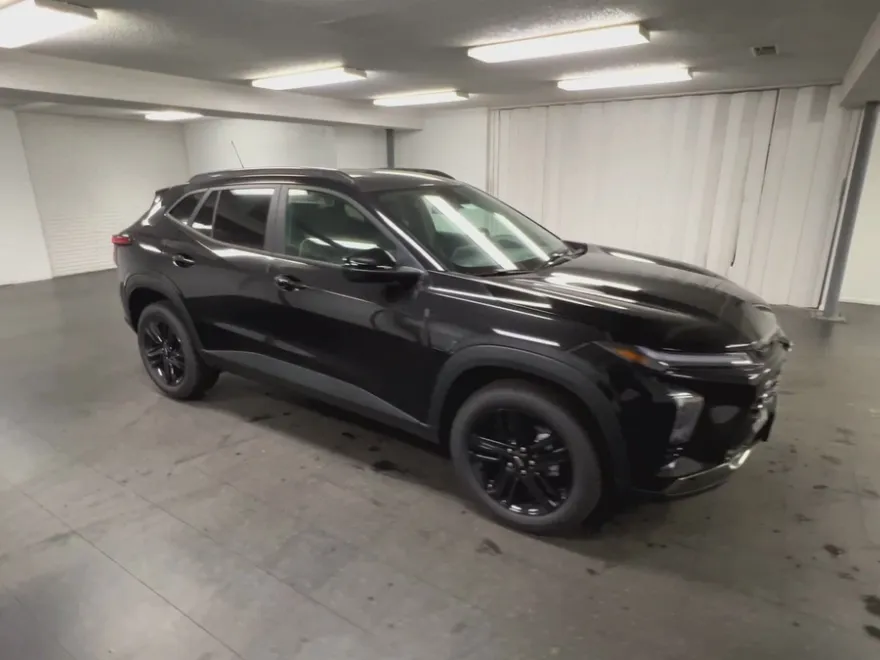 2025 Chevrolet Trax ACTIV photo 1