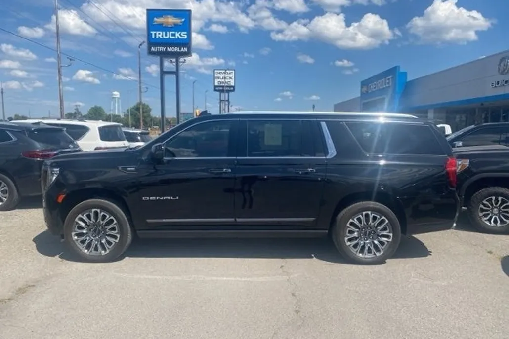 2023 Gmc Yukon XL Denali Ultimate photo 1
