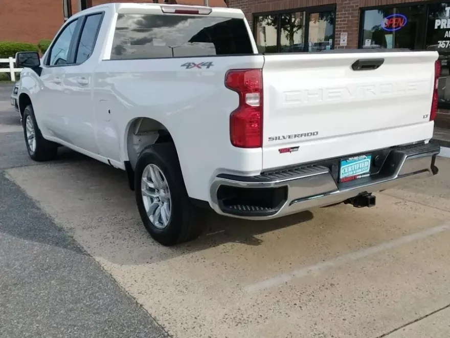 2020 Chevrolet Silverado 1500 LT photo 1