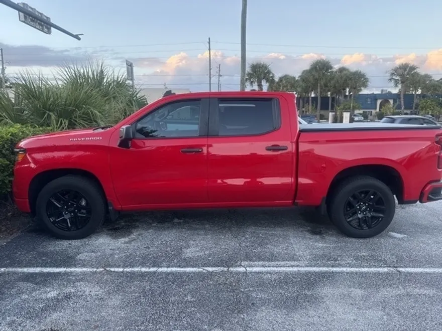 2023 Chevrolet Silverado 1500 Custom photo 1