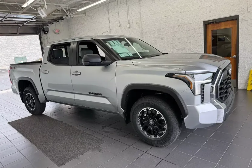 2026 Toyota Tundra SR5 photo 1