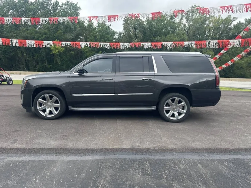 2015 Cadillac Escalade ESV Luxury photo 1