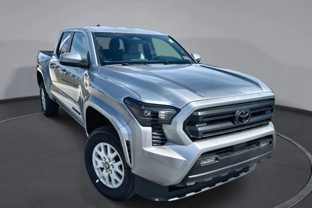 2025 Toyota Tacoma SR5 4x4 Double Cab photo 1