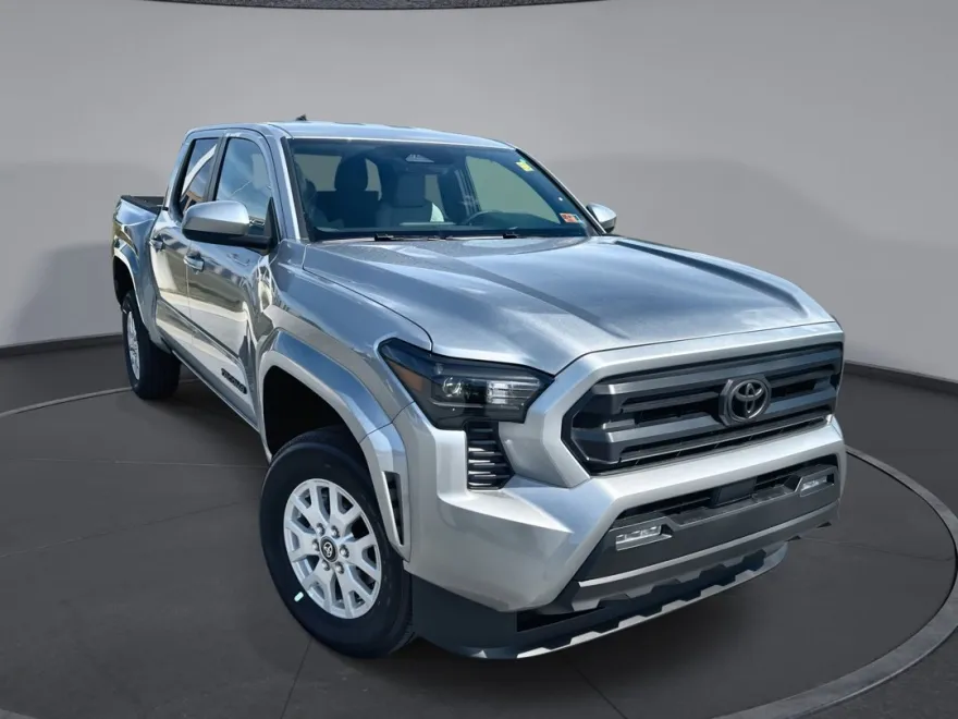2025 Toyota Tacoma SR5 4x4 Double Cab photo 1