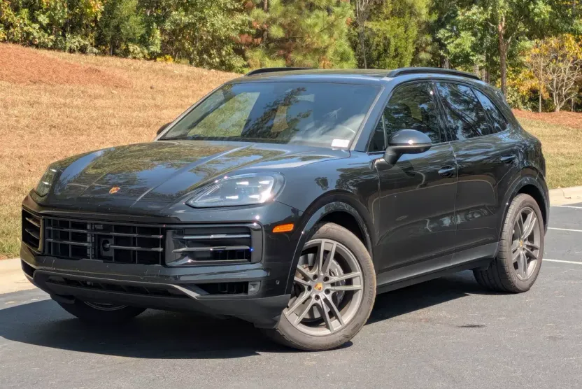 2024 Porsche Cayenne photo 1