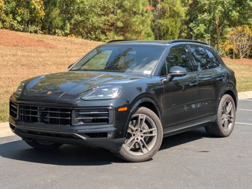 2024 Porsche Cayenne photo 1