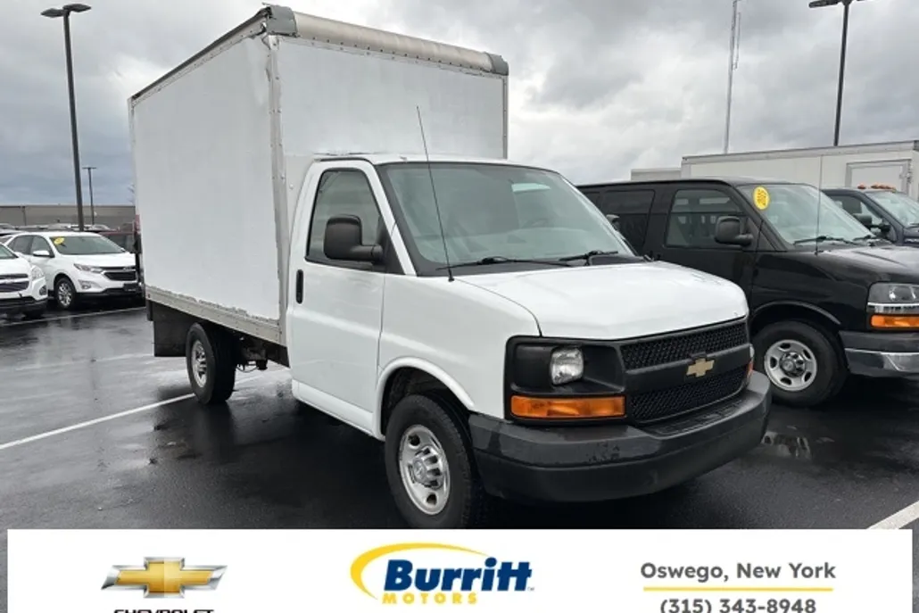2017 Chevrolet Express 3500 Work Van photo 1
