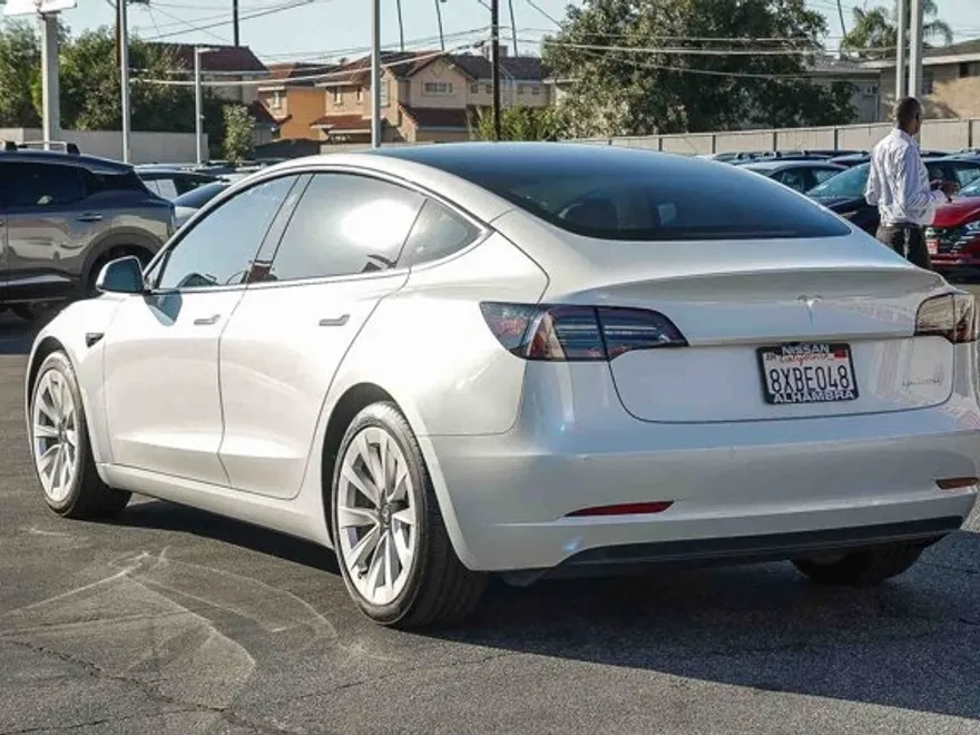 2021 Tesla Model 3 Long Range photo 1