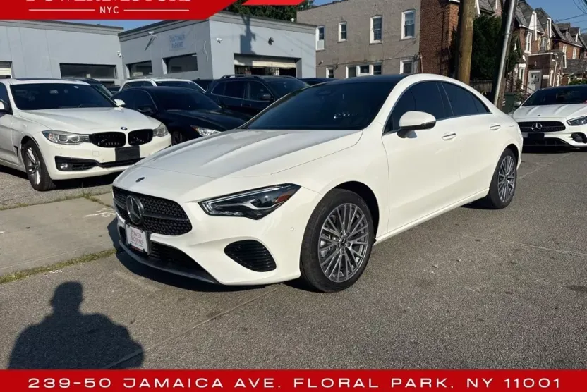 2024 Mercedes Benz CLA 4MATIC 250 photo 1