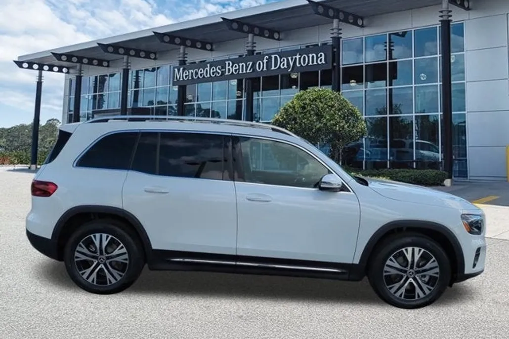 2025 Mercedes Benz GLB 250 photo 1