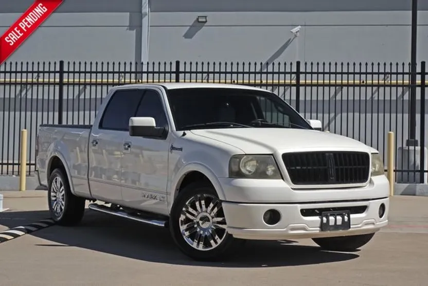 2007 Lincoln Mark LT photo 1