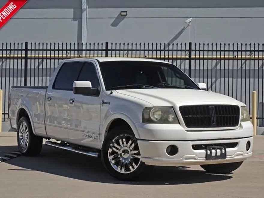 2007 Lincoln Mark LT photo 1