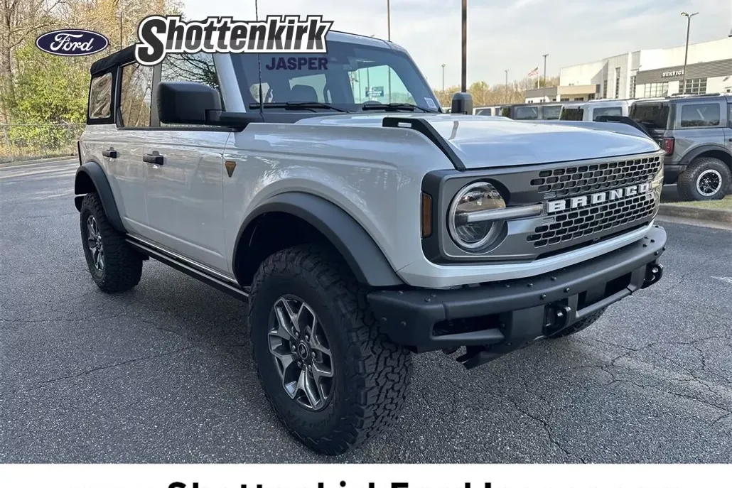 2025 Ford Bronco Badlands photo 1