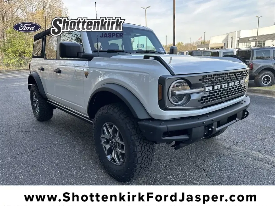 2025 Ford Bronco Badlands photo 1
