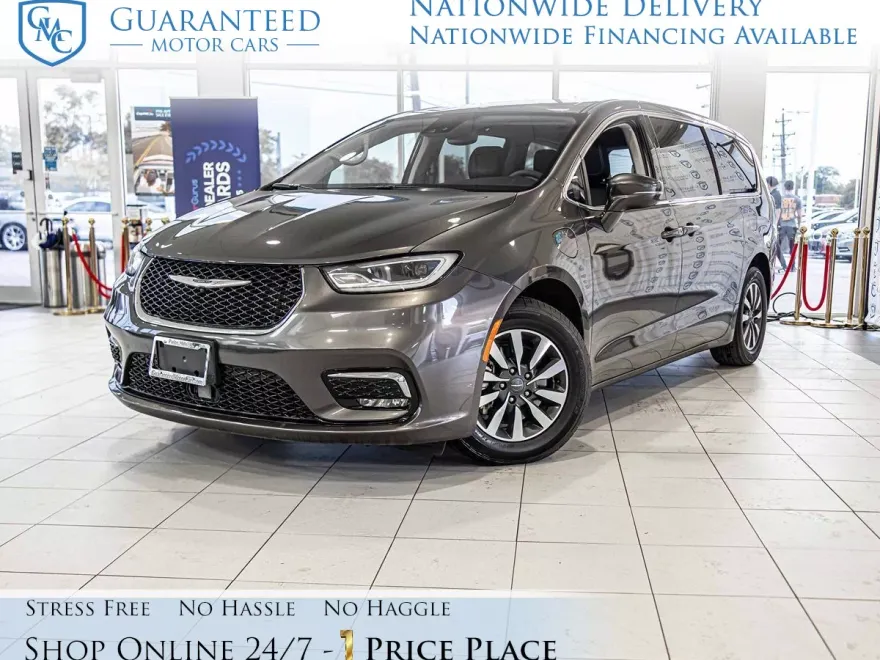 2022 Chrysler Pacifica Hybrid Touring L photo 1