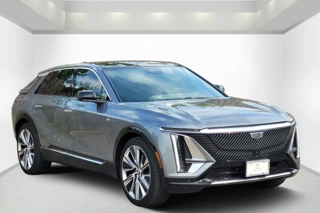 2023 Cadillac Lyriq Luxury photo 1