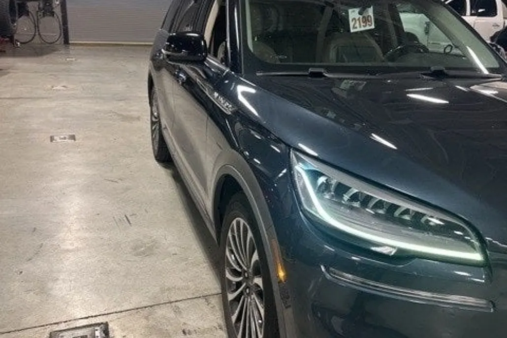 2022 Lincoln Aviator Reserve photo 1