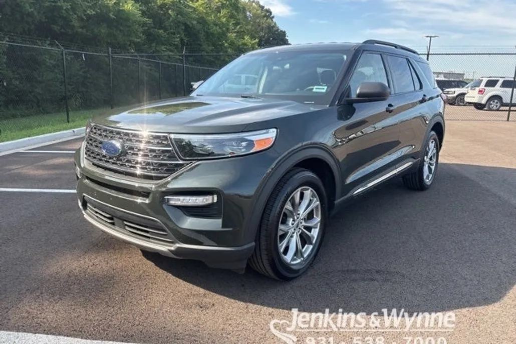 2022 Ford Explorer XLT photo 1