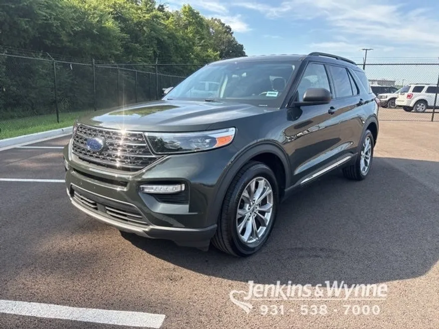 2022 Ford Explorer XLT photo 1