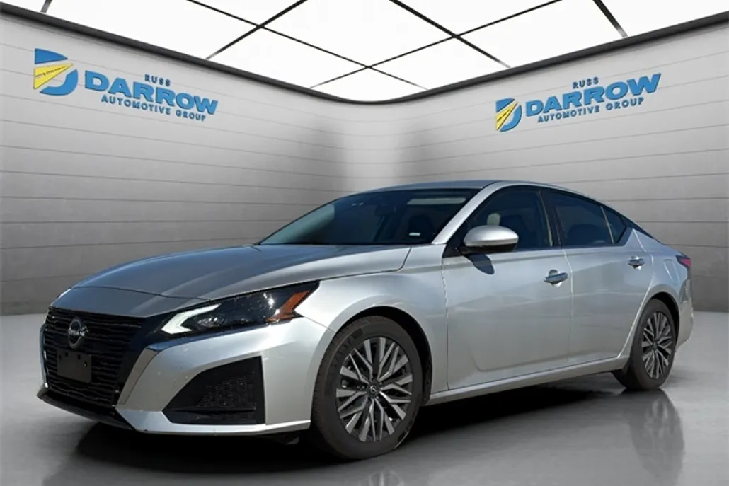2023 Nissan Altima 2.5 SV photo 1