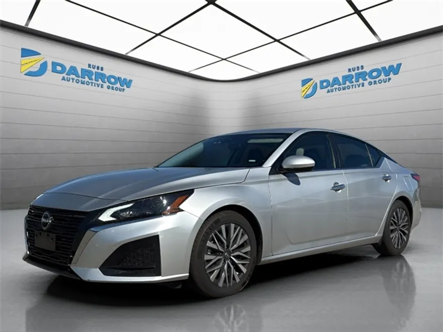 2023 Nissan Altima 2.5 SV photo 1