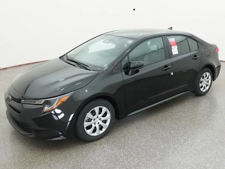 2026 Toyota Corolla LE photo 1
