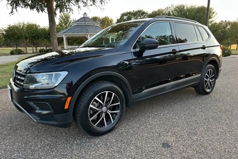 2021 Volkswagen Tiguan SE photo 1