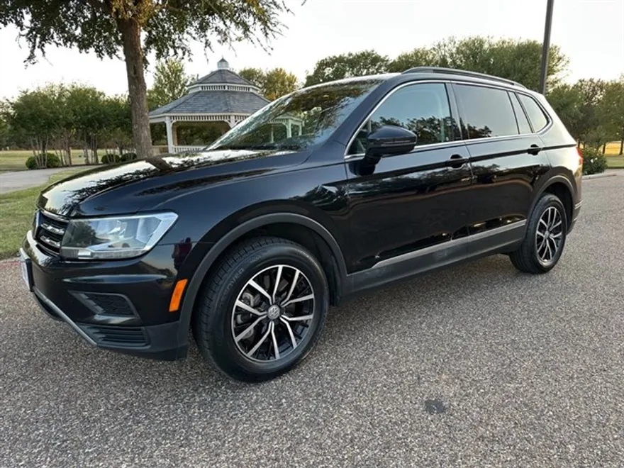 2021 Volkswagen Tiguan SE photo 1