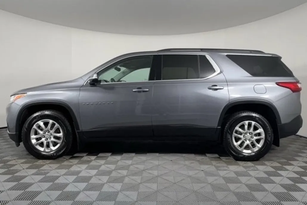 2021 Chevrolet Traverse Cloth photo 1