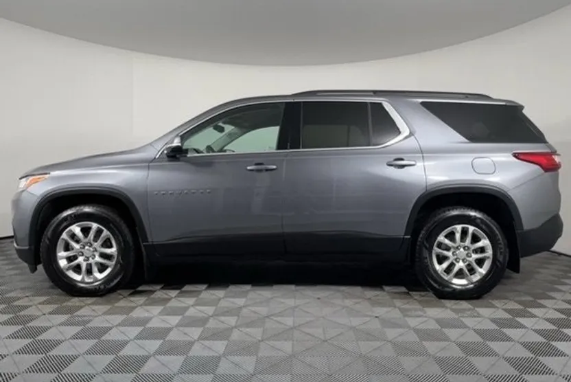2021 Chevrolet Traverse Cloth photo 1