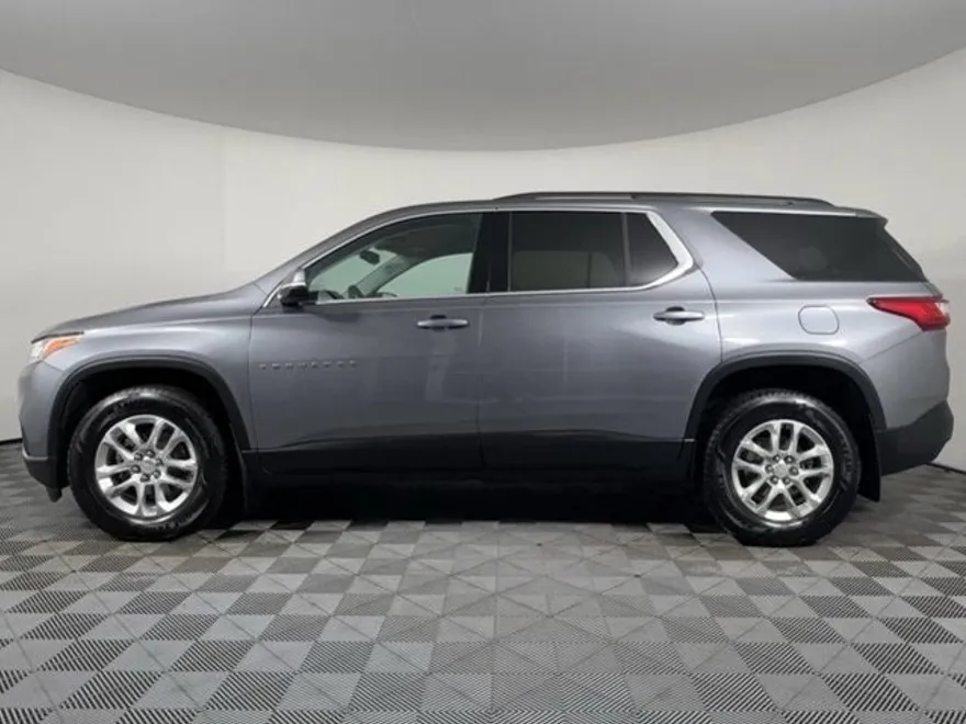 2021 Chevrolet Traverse Cloth photo 1