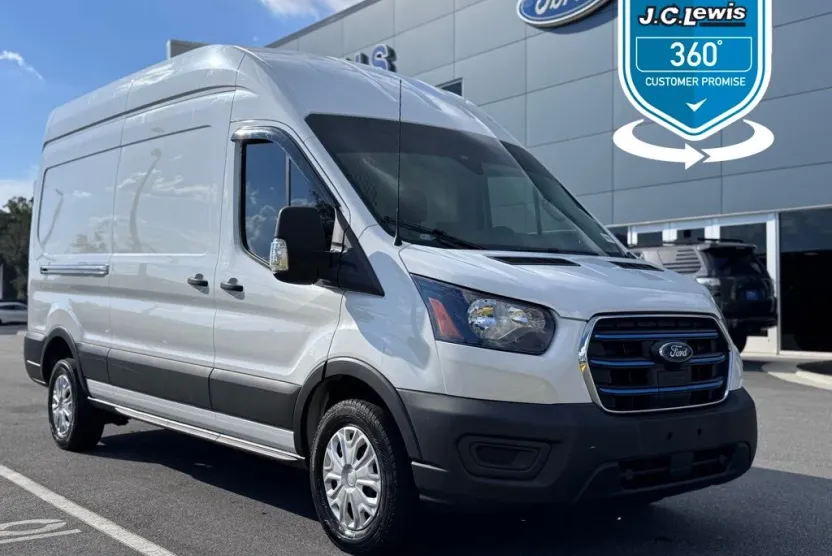 2022 Ford Transit photo 1