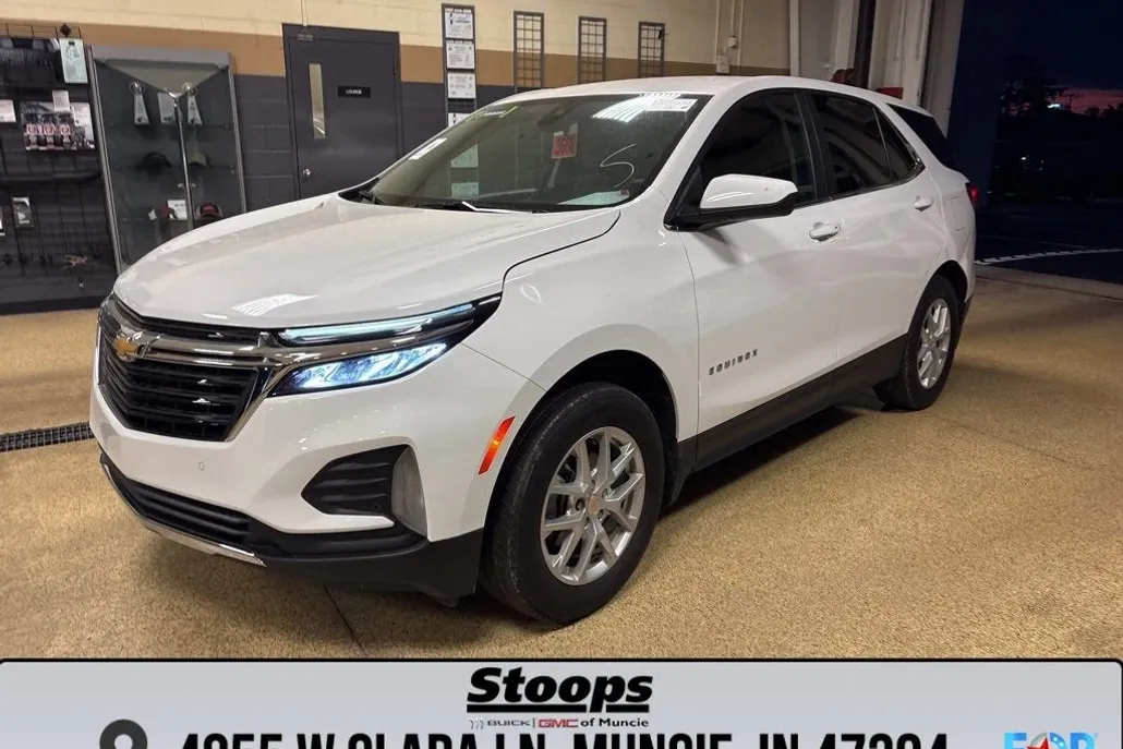 2023 Chevrolet Equinox LT photo 1
