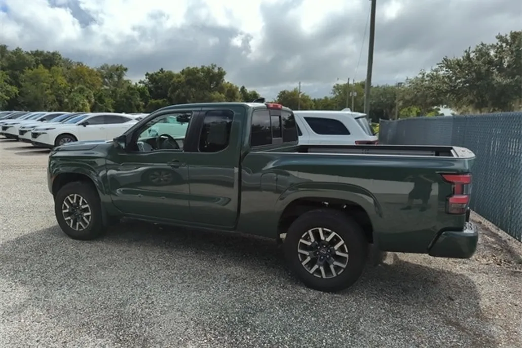2022 Nissan Frontier SV photo 1