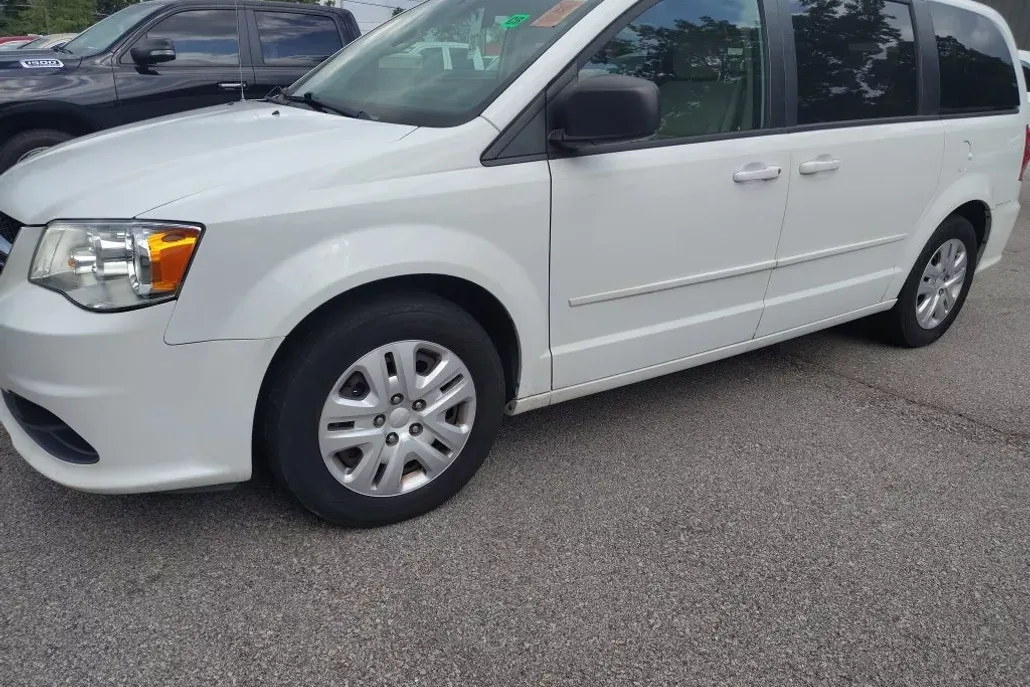 2016 Dodge Grand Caravan SE photo 1