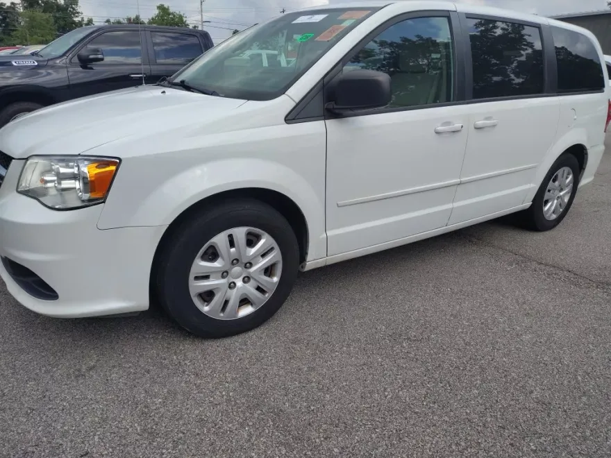 2016 Dodge Grand Caravan SE photo 1